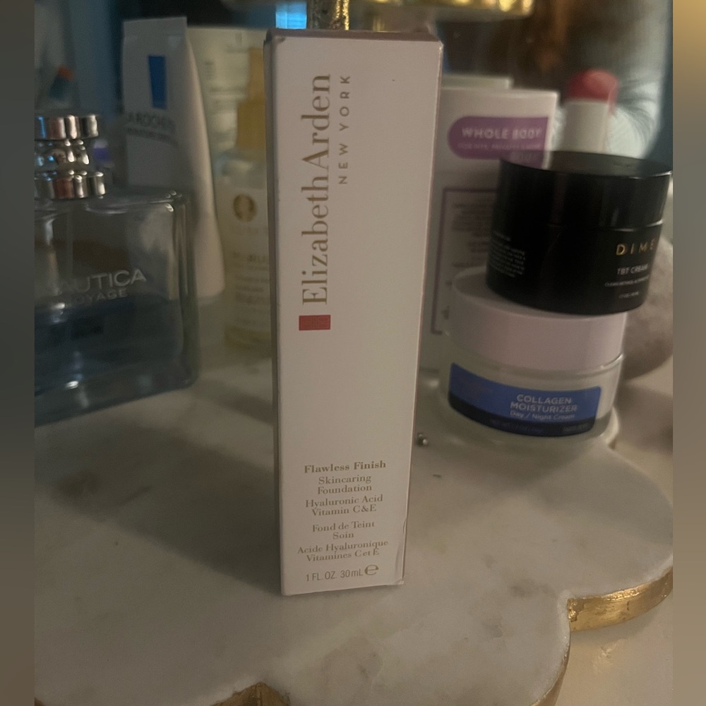 Elizabeth Arden Flawless Finish Foundation 320N